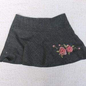 🦋Gray mini skirt with beautiful embroidered roses